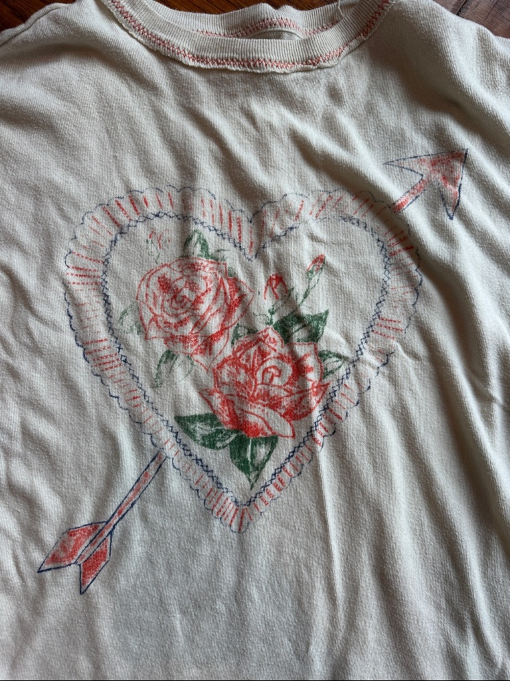 Free People Cream Graphic Tee with Pink Rose Heart and Arrow sz XS - Picture 2 of 5